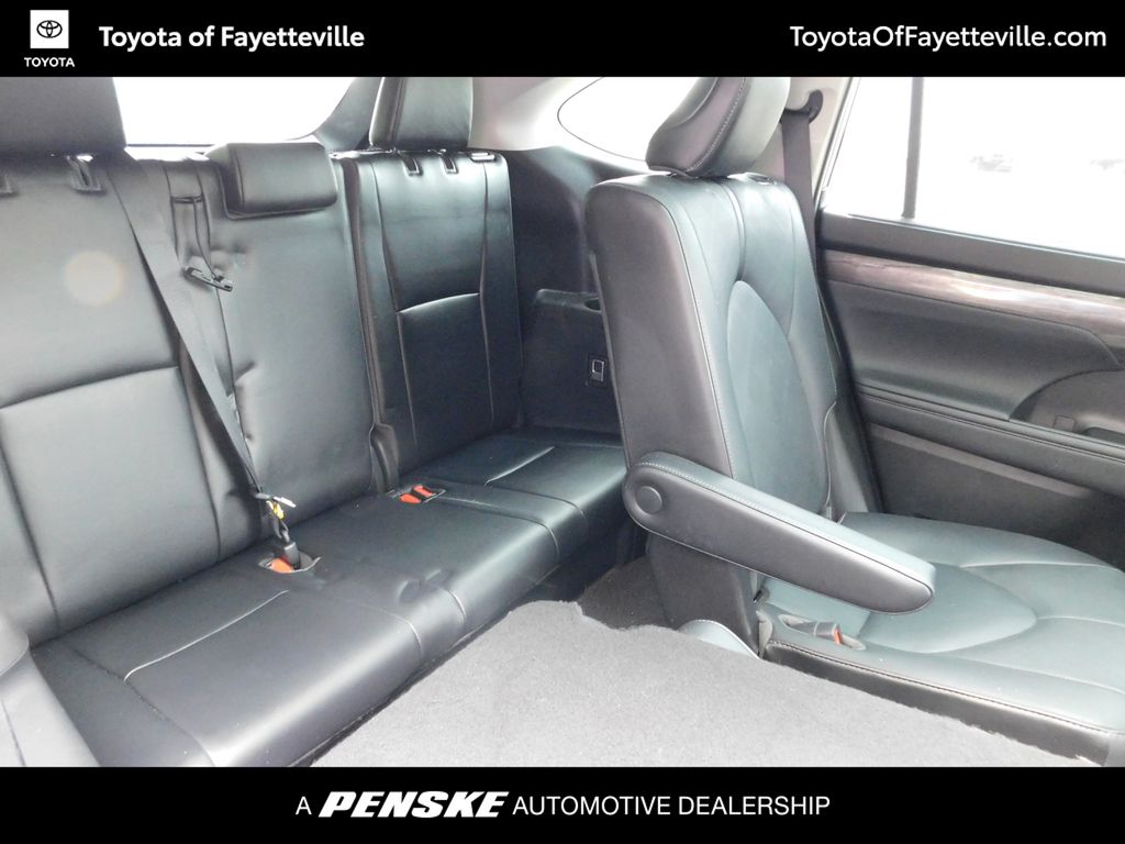 Thumbnail: 2021 Toyota Highlander - 5