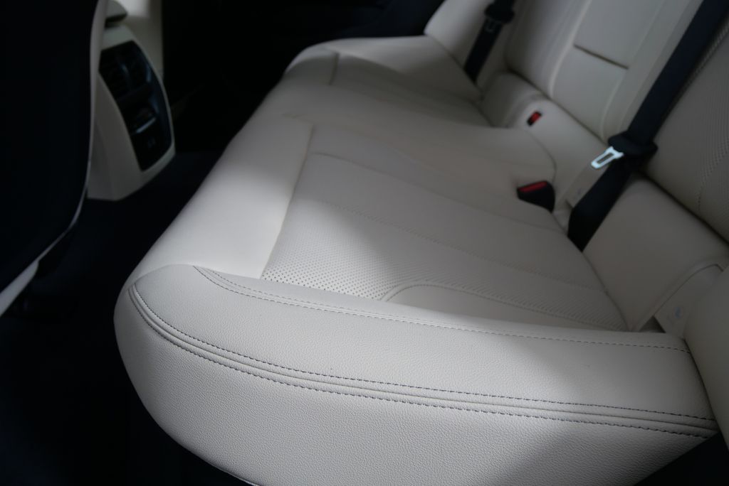2025 BMW i4 eDrive40 14