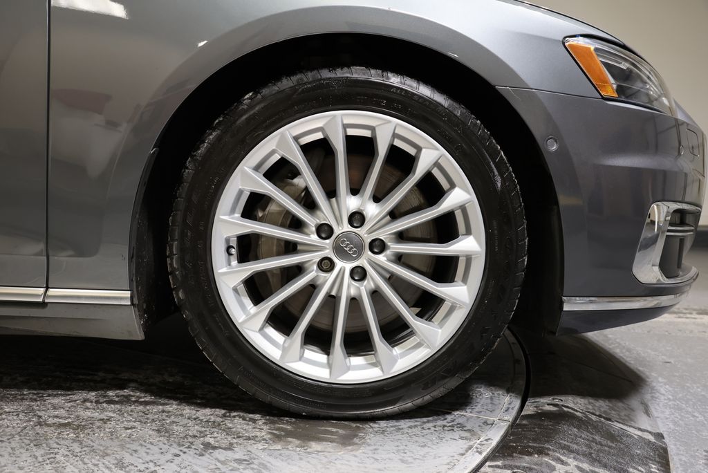 Thumbnail: 2019 Audi A8 - 14