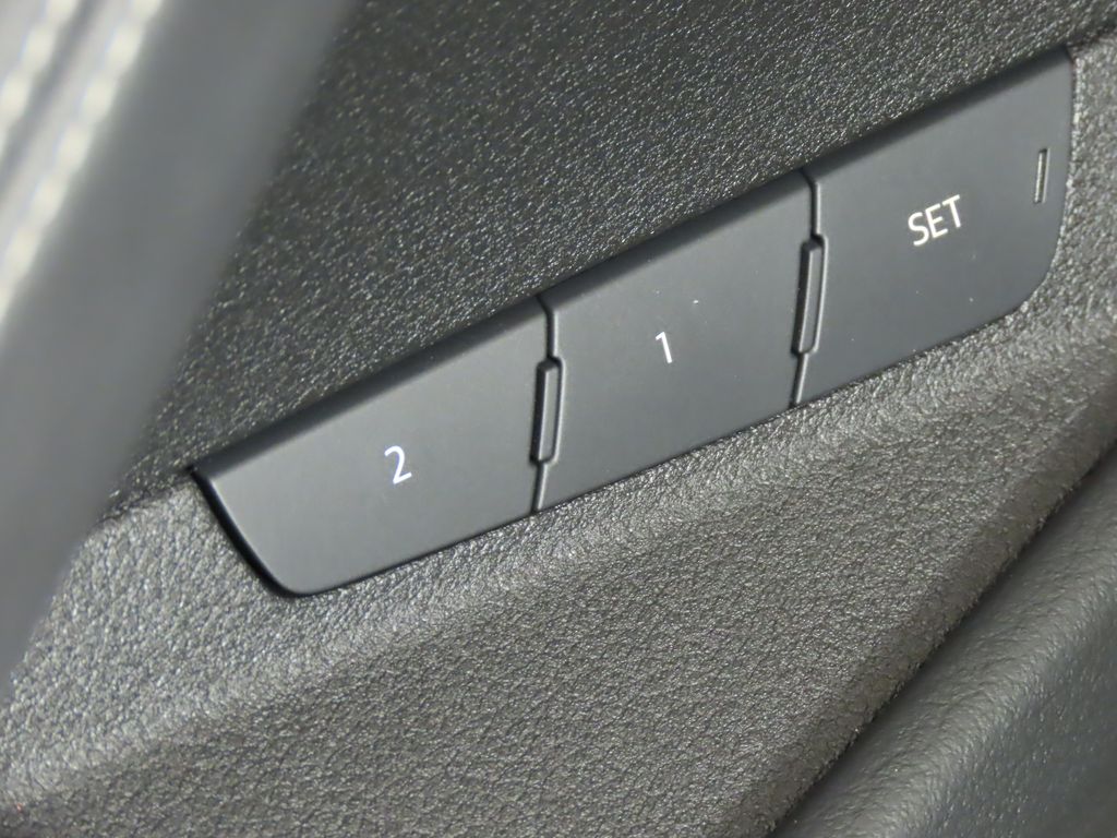 Thumbnail: 2024 Audi Q8 e-tron - 31