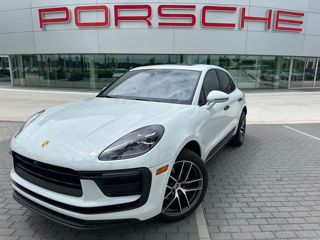 2022 Porsche Macan  -
                  Davie, FL