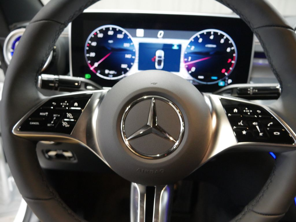 Thumbnail: 2026 Mercedes-Benz CLE - 26