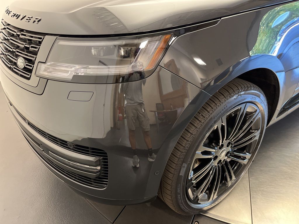 Thumbnail: 2025 Land Rover Range Rover - 9