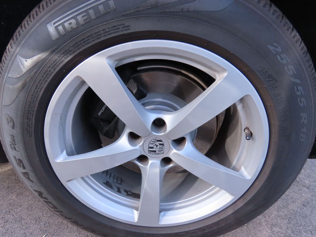 Thumbnail: 2017 Porsche Macan - 16