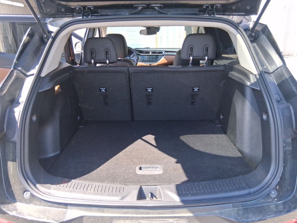 Used 2021 Black Buick Essence image 16