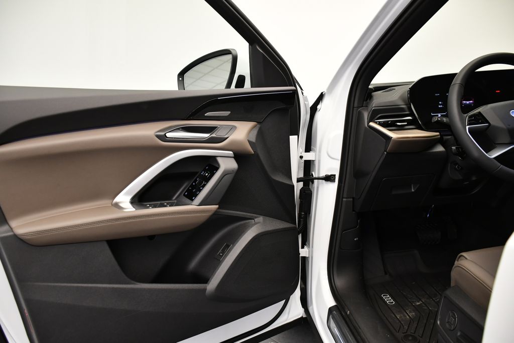 Thumbnail: 2025 Audi Q5 - 30