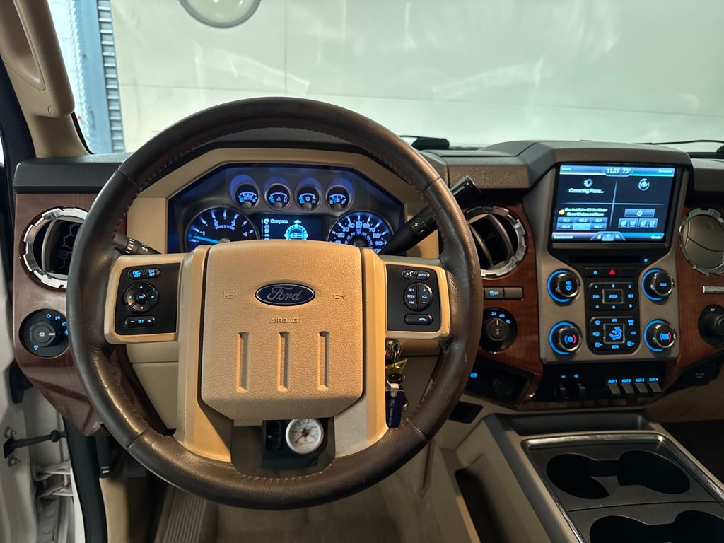 Used 2015  Ford Lariat image 7