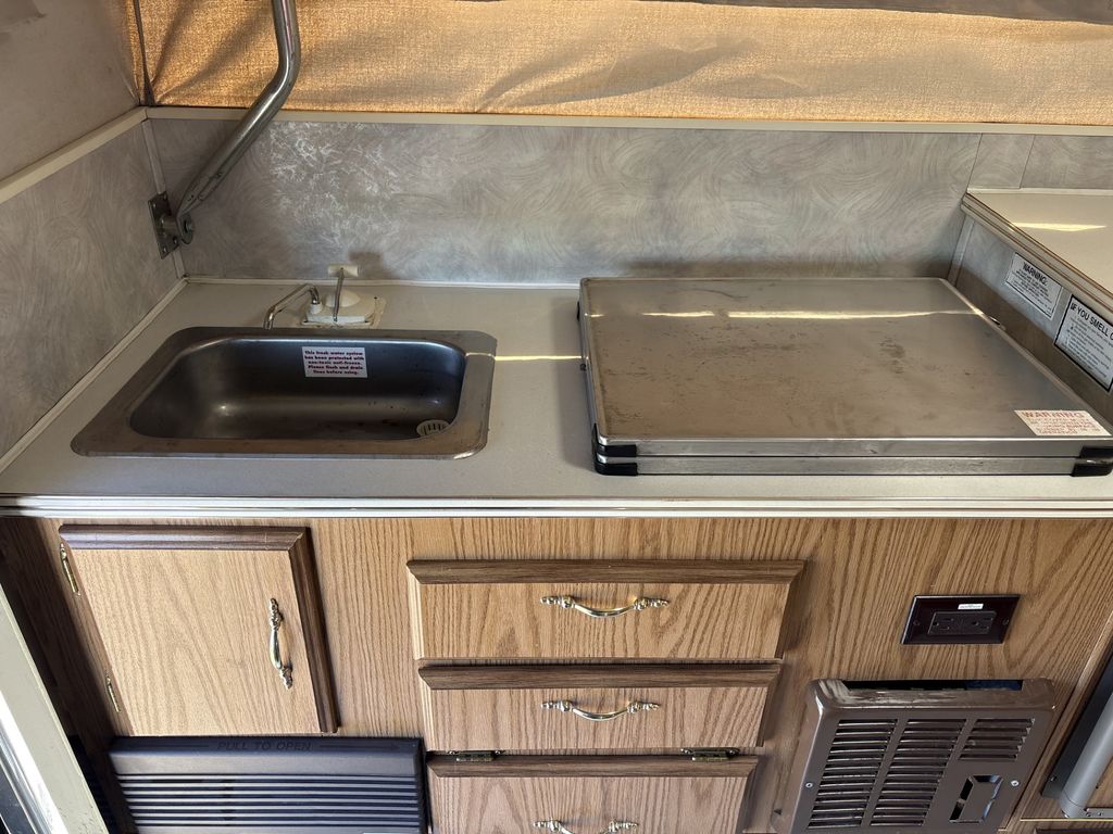 1995 SUNSET PARK SUNLITE 195 Camper Trailer