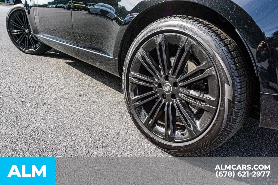 Used 2023 Black Land Rover SE image 16