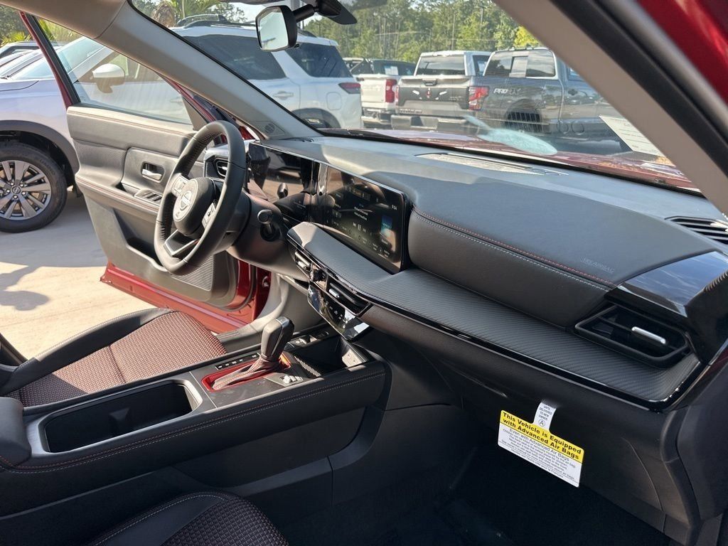 2025 Scarlet Ember Tintcoat/Super Black Nissan Kicks SR FWD SUV