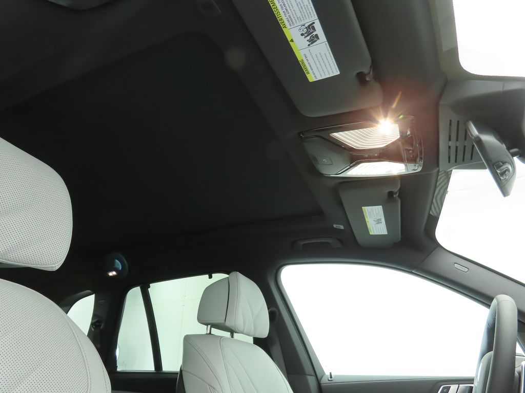 Thumbnail: 2026 BMW X5 - 18