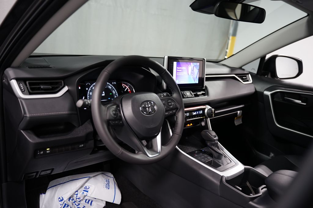 Thumbnail: 2025 Toyota RAV4 - 11