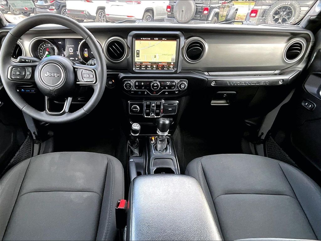 2023 Jeep Wrangler — photo 21