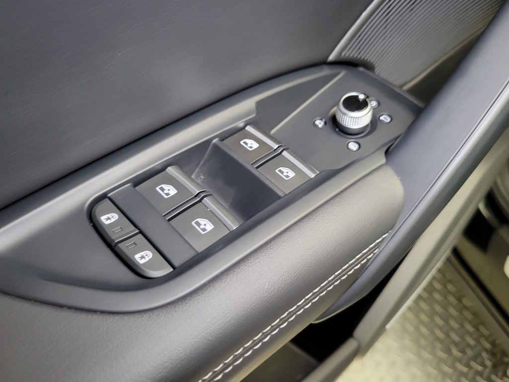 Thumbnail: 2023 Audi Q5 - 32