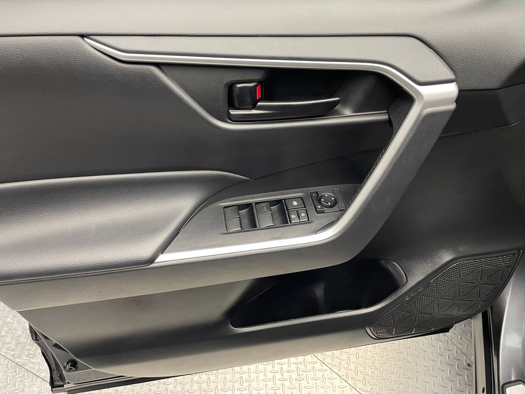 Thumbnail: 2023 Toyota RAV4 - 9