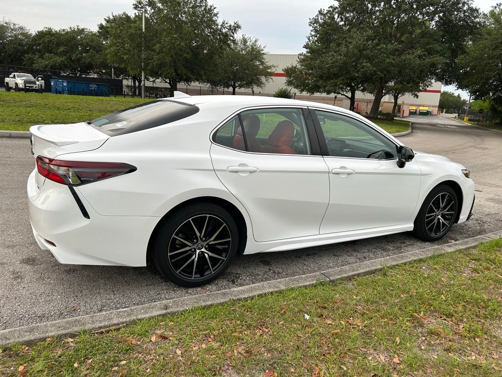 Thumbnail: 2022 Toyota Camry - 6