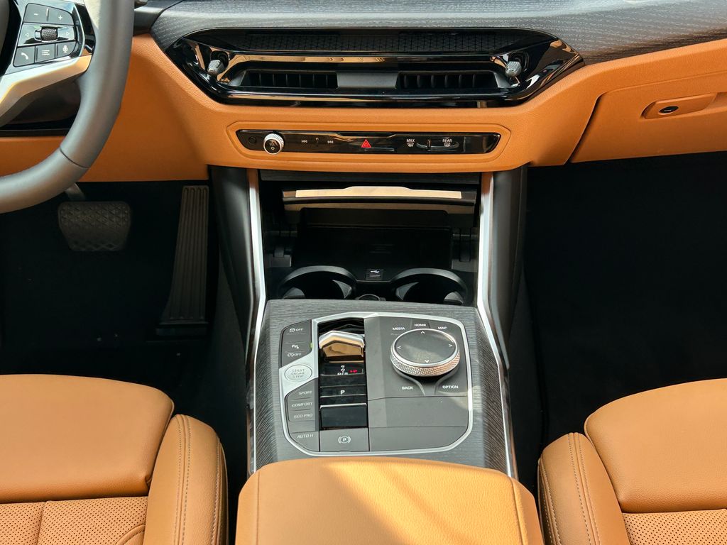 Thumbnail: 2025 BMW 3 Series - 27