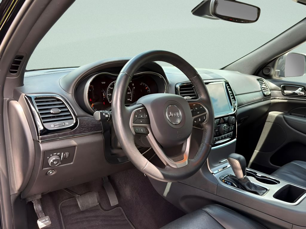 Used 2019 Black Jeep Overland image 9