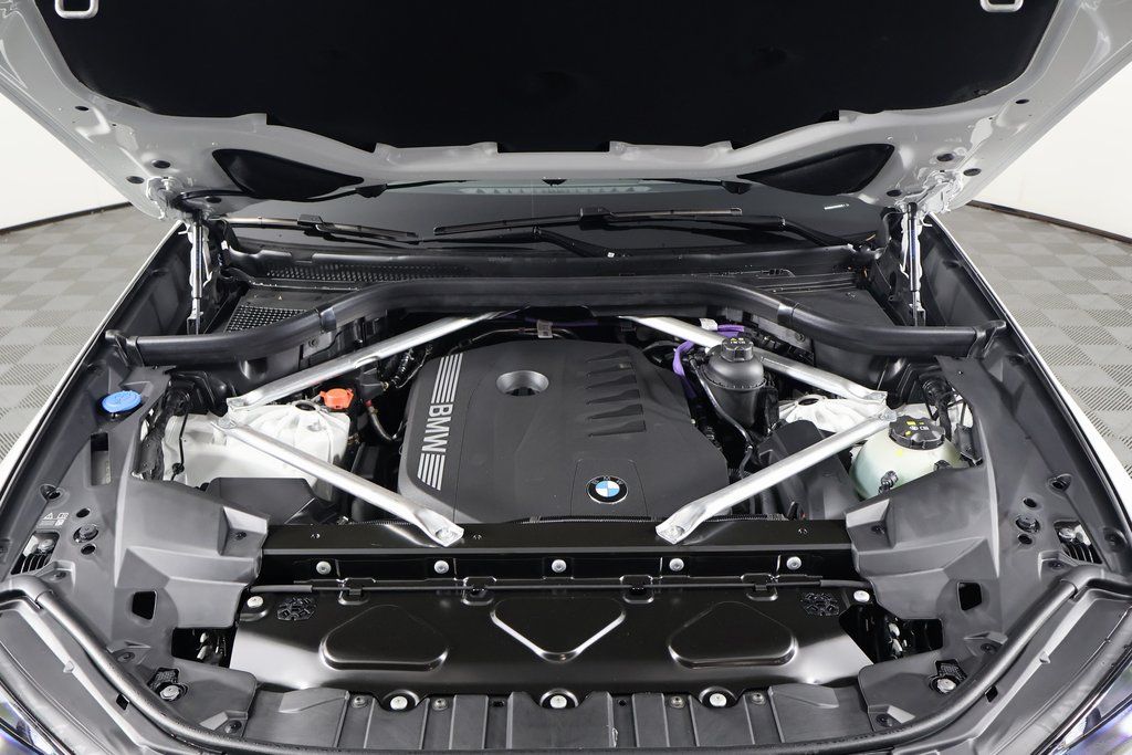 Thumbnail: 2026 BMW X5 - 9