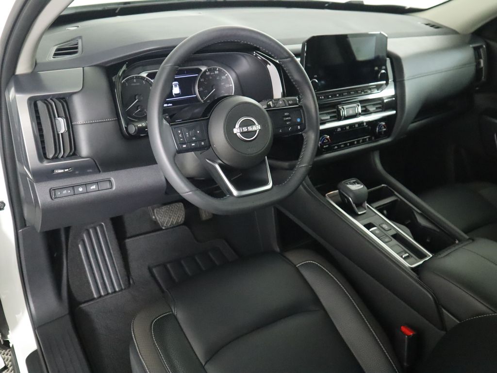 Thumbnail: 2024 Nissan Pathfinder - 9