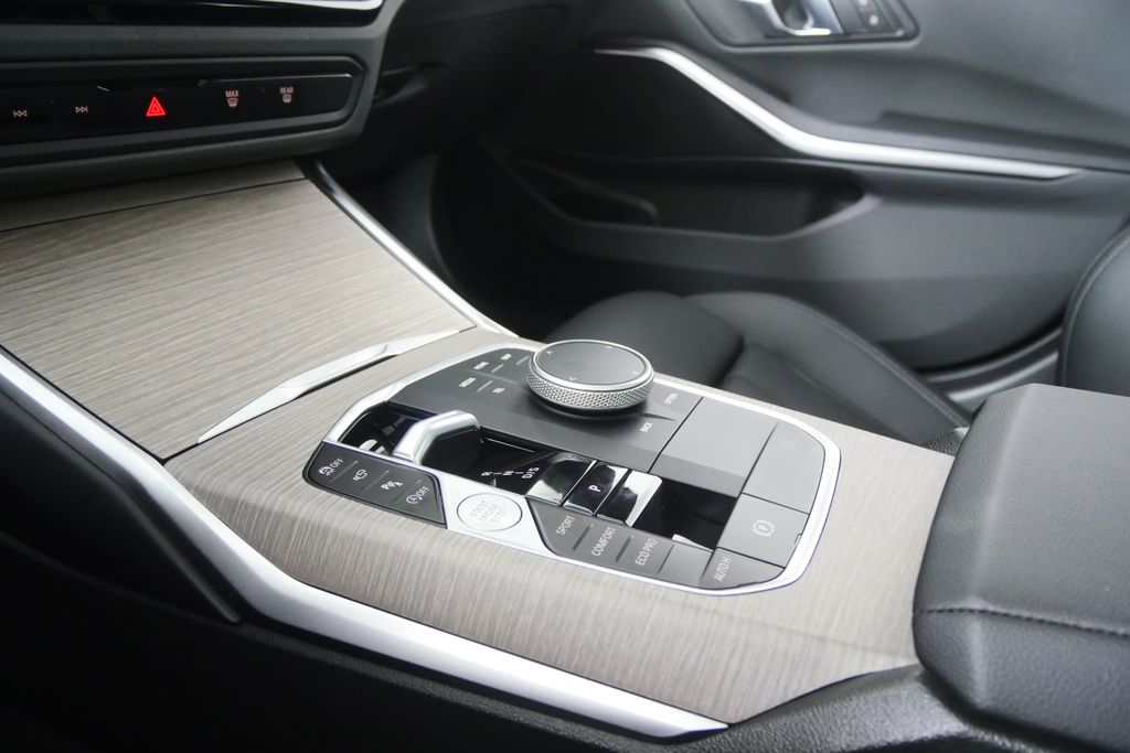 Thumbnail: 2026 BMW 3 Series - 23
