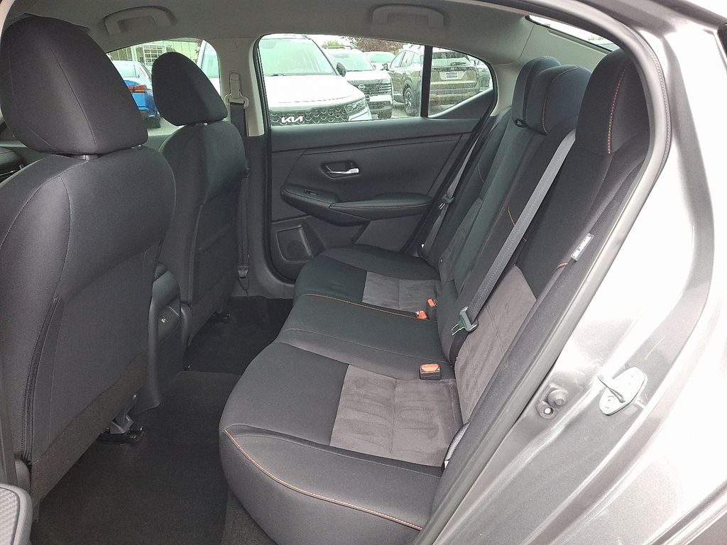 Thumbnail: 2020 Nissan Sentra - 10