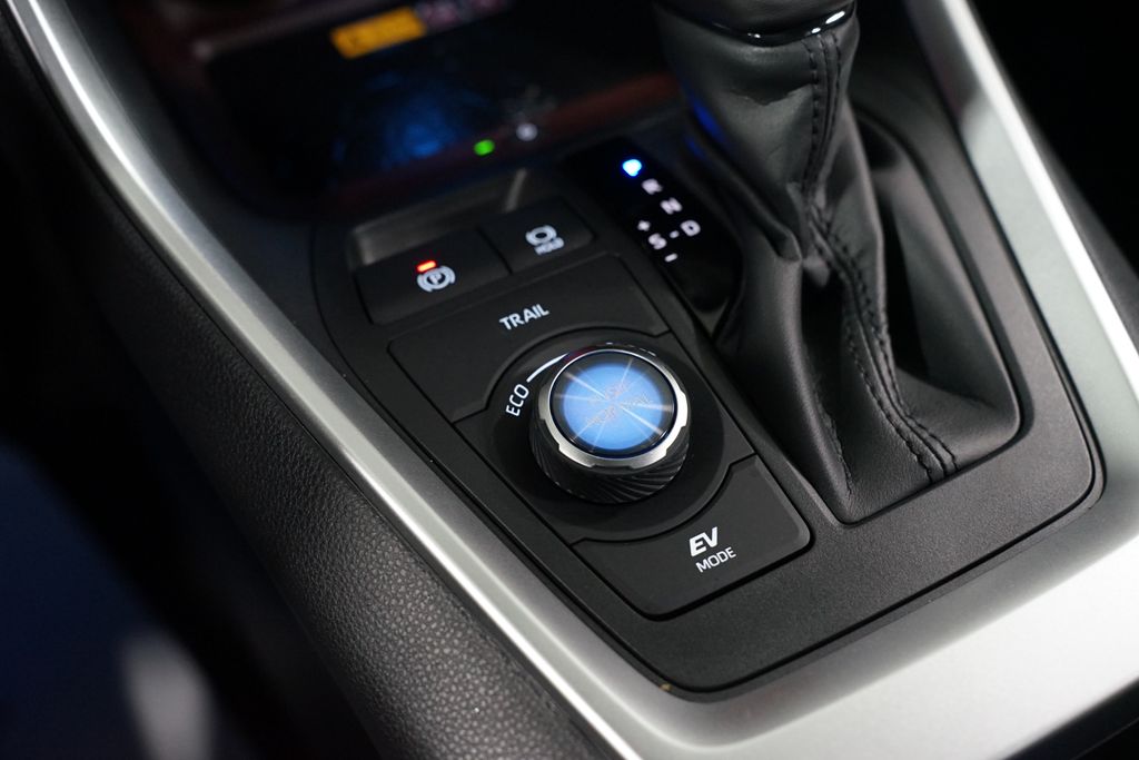 Thumbnail: 2024 Toyota RAV4 - 23