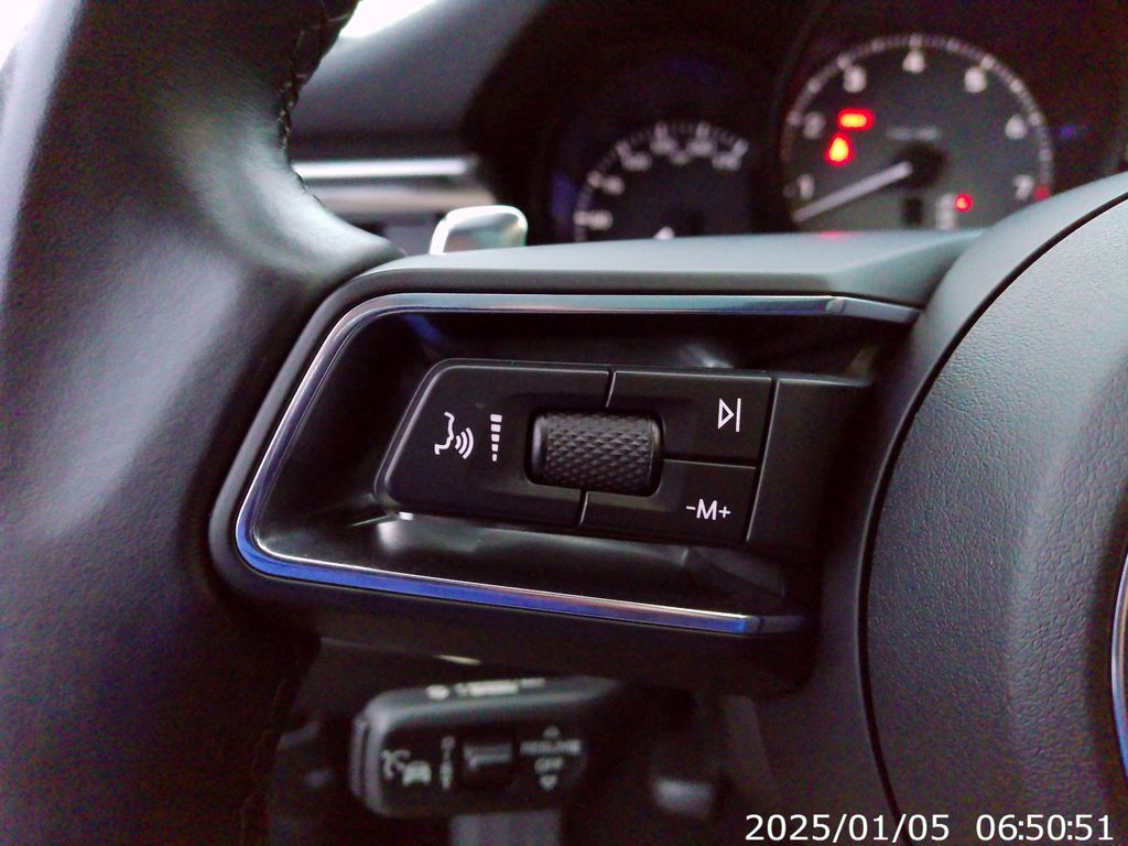 Thumbnail: 2023 Porsche Macan - 20