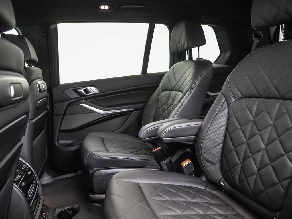 Thumbnail: 2024 BMW X7 - 22