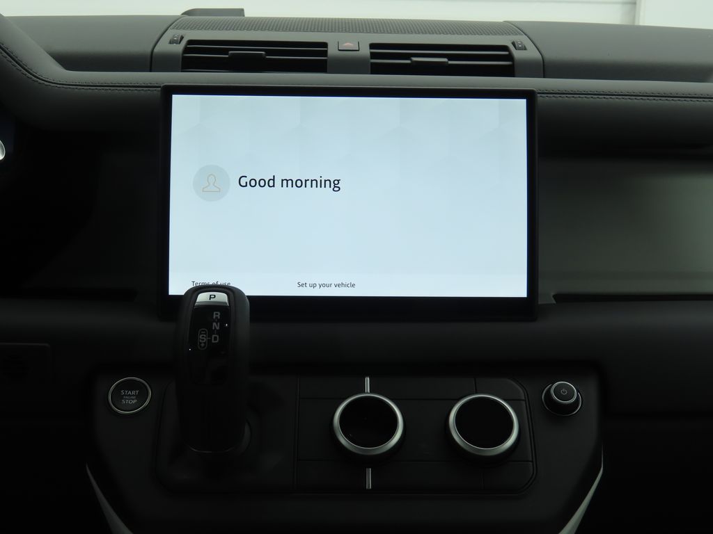 Thumbnail: 2025 Land Rover Defender - 15
