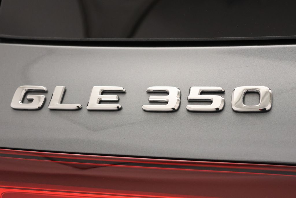 Thumbnail: 2026 Mercedes-Benz GLE - 9