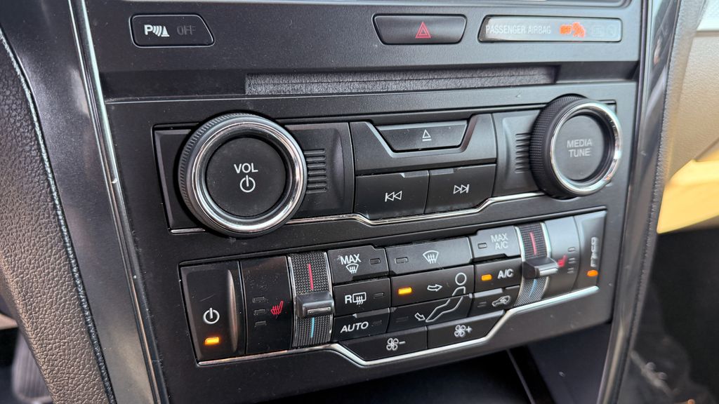 Used 2017 Ford Explorer XLT 4D Sport Utility