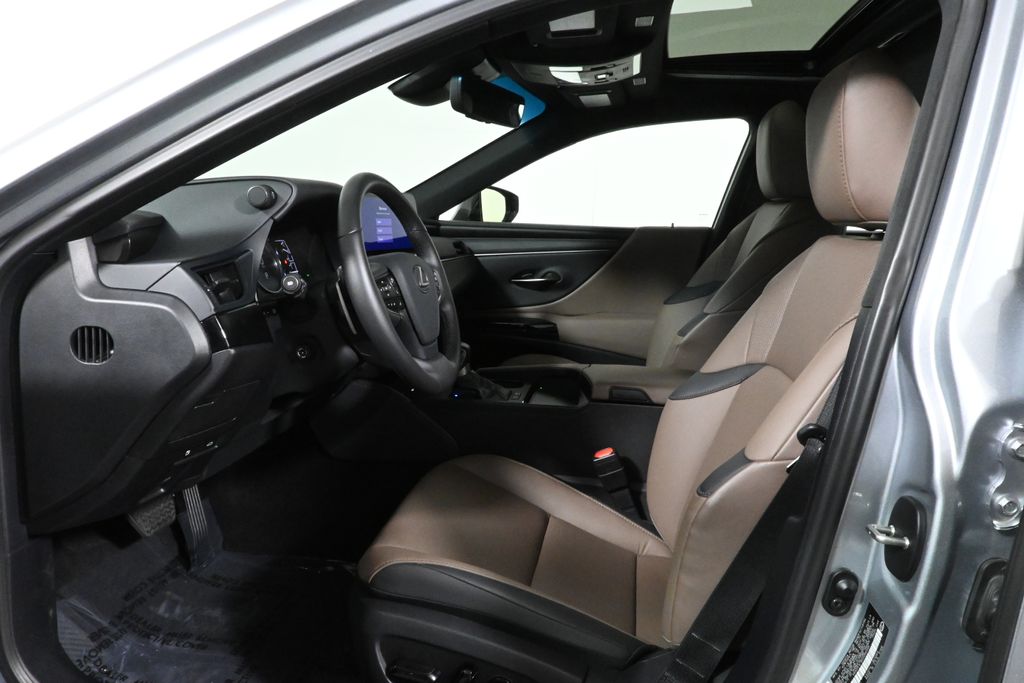 Thumbnail: 2025 Lexus ES - 3