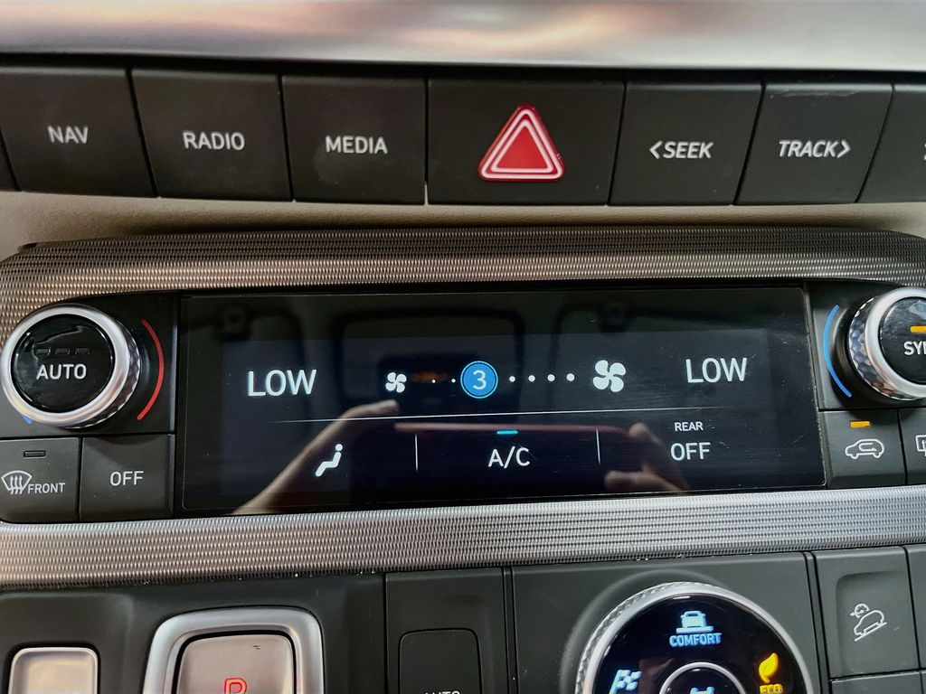 Used 2023 Gray Hyundai Calligraphy image 16