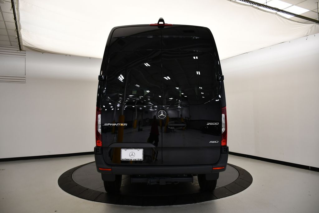 Thumbnail: 2025 Mercedes-Benz Sprinter - 7