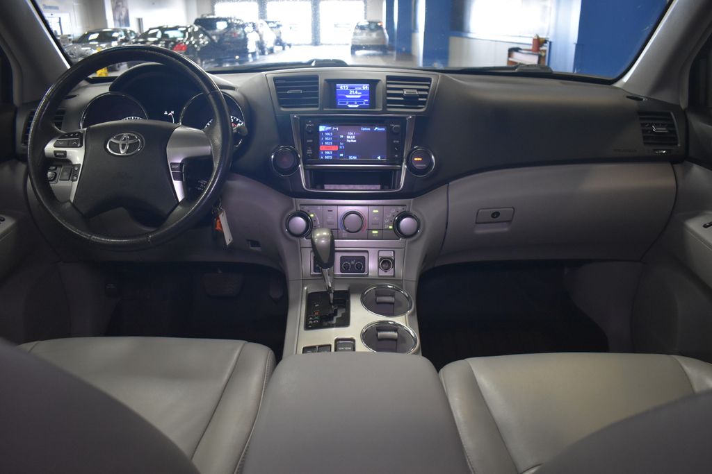 2013 Toyota Highlander Plus 15