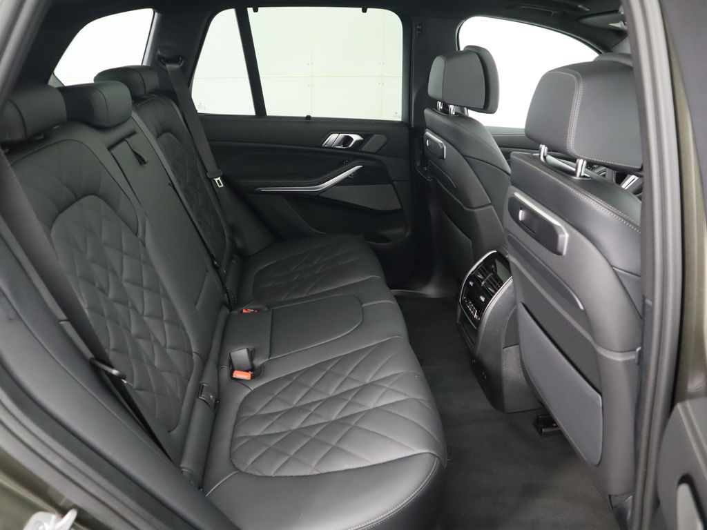 Thumbnail: 2026 BMW X5 - 23