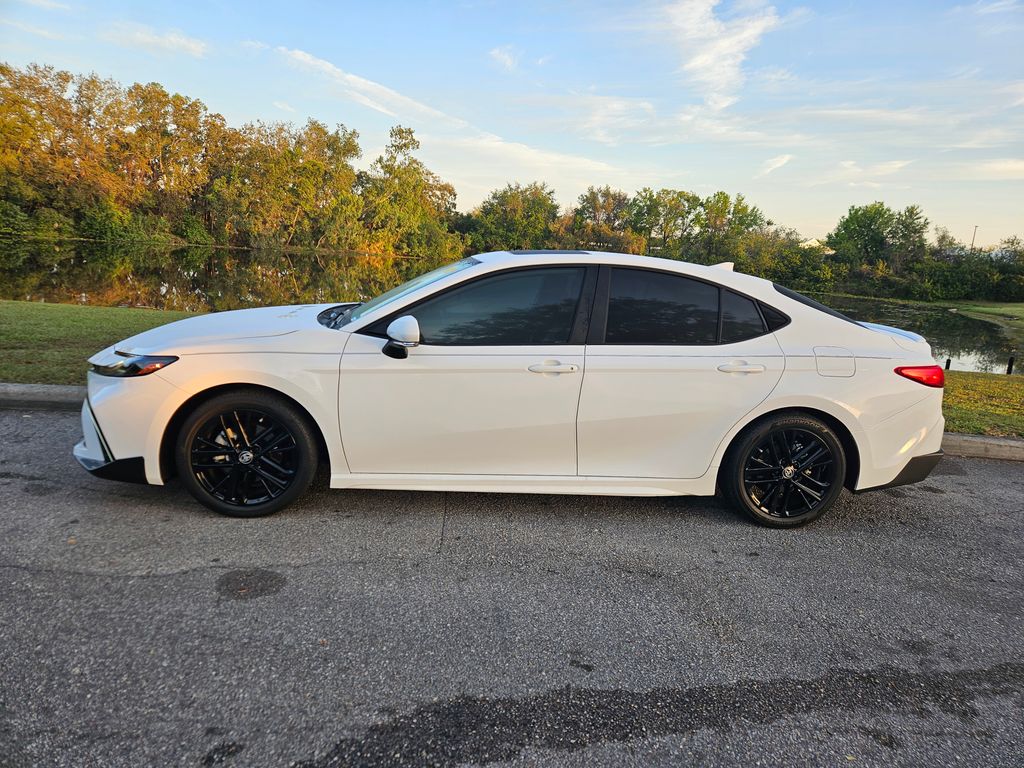 2025 Toyota Camry SE 2