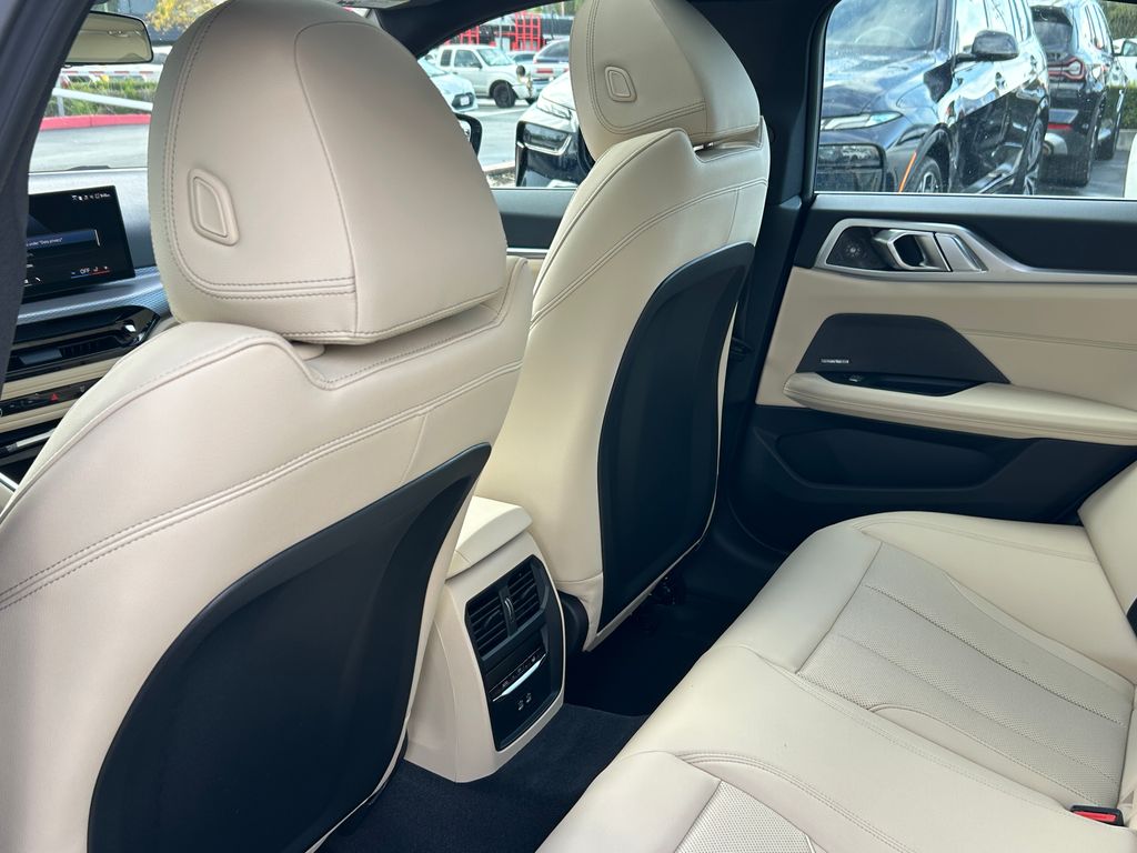 Thumbnail: 2025 BMW i4 - 31