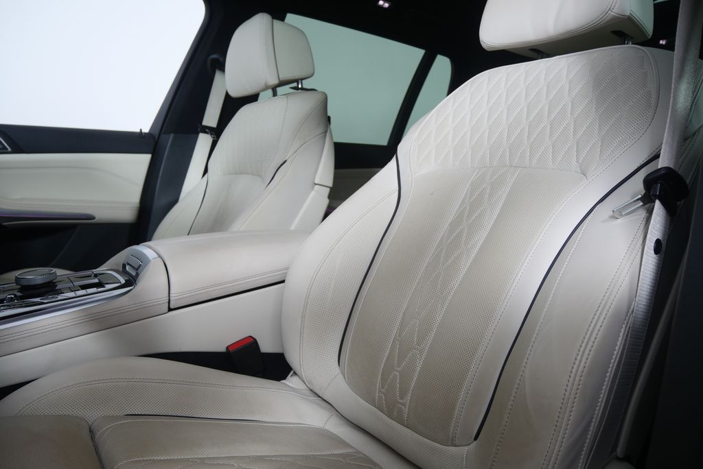 Thumbnail: 2024 BMW X7 - 9