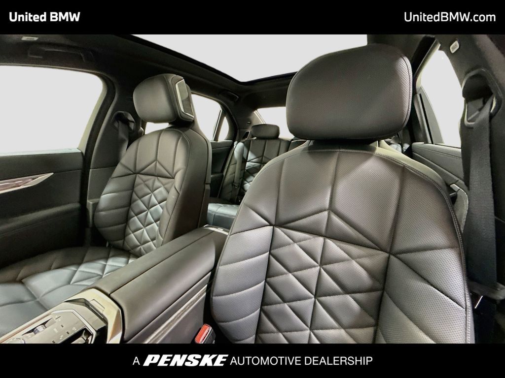 Thumbnail: 2025 BMW 7 Series - 11