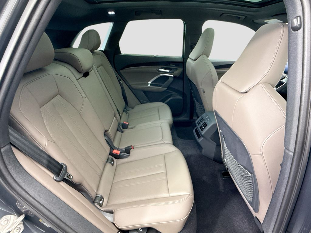 Thumbnail: 2025 Audi Q5 - 21