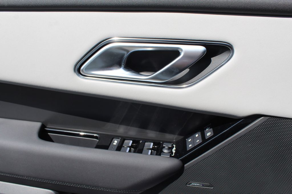 New 2026 White Land Rover S image 47