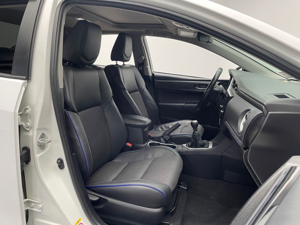 Thumbnail: 2019 Toyota Corolla - 17