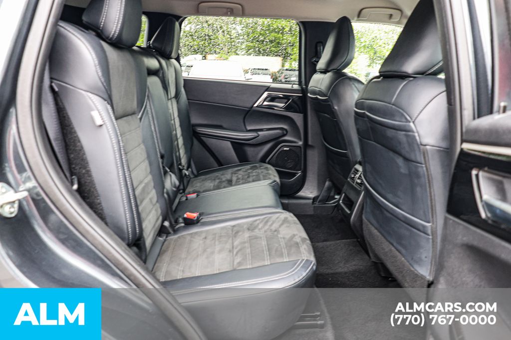 Used 2025 Gray Mitsubishi SE image 23