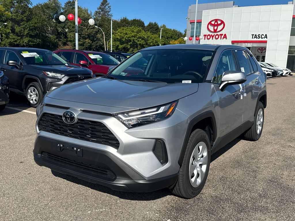 2025 Toyota RAV4 LE photo 2