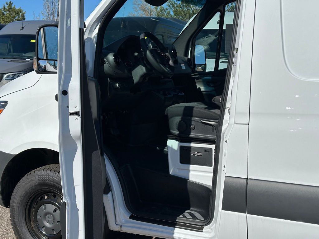 2024 Mercedes-Benz Sprinter 3500 Cargo 144 WB 12