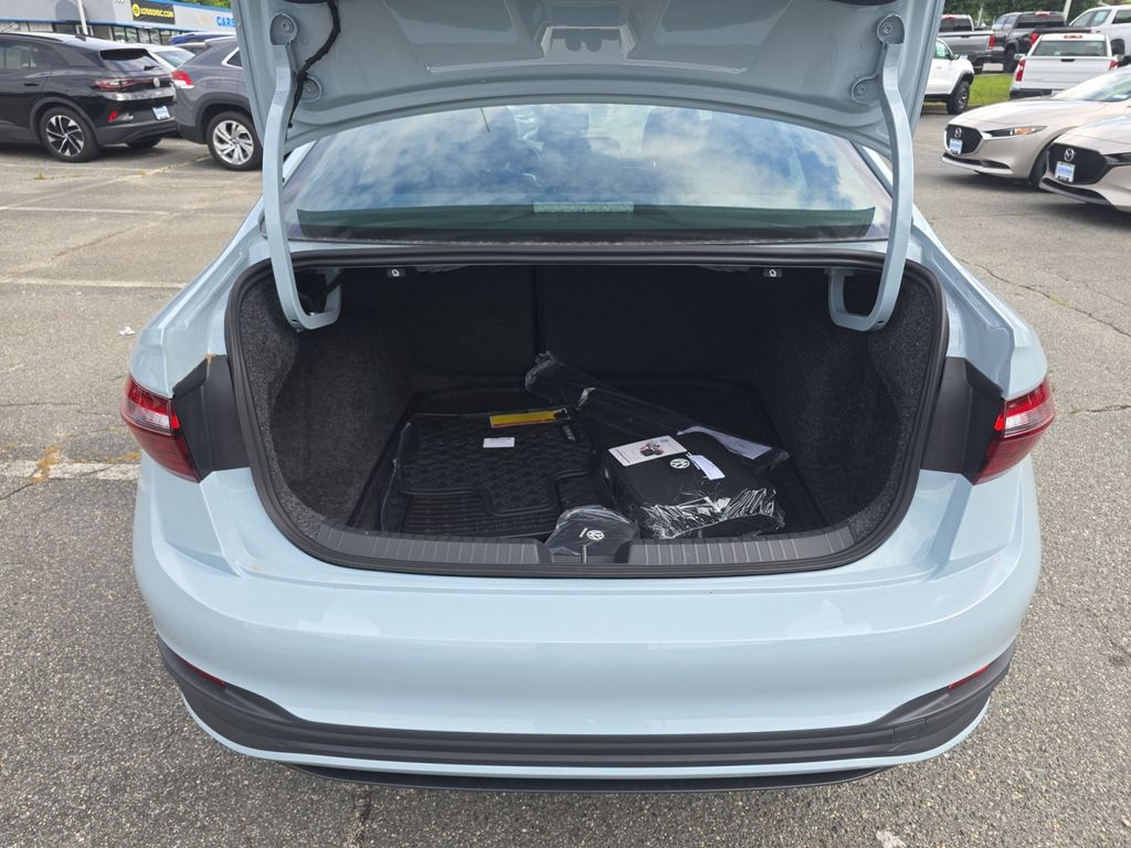 2025 Volkswagen Jetta 1.5T Sport photo