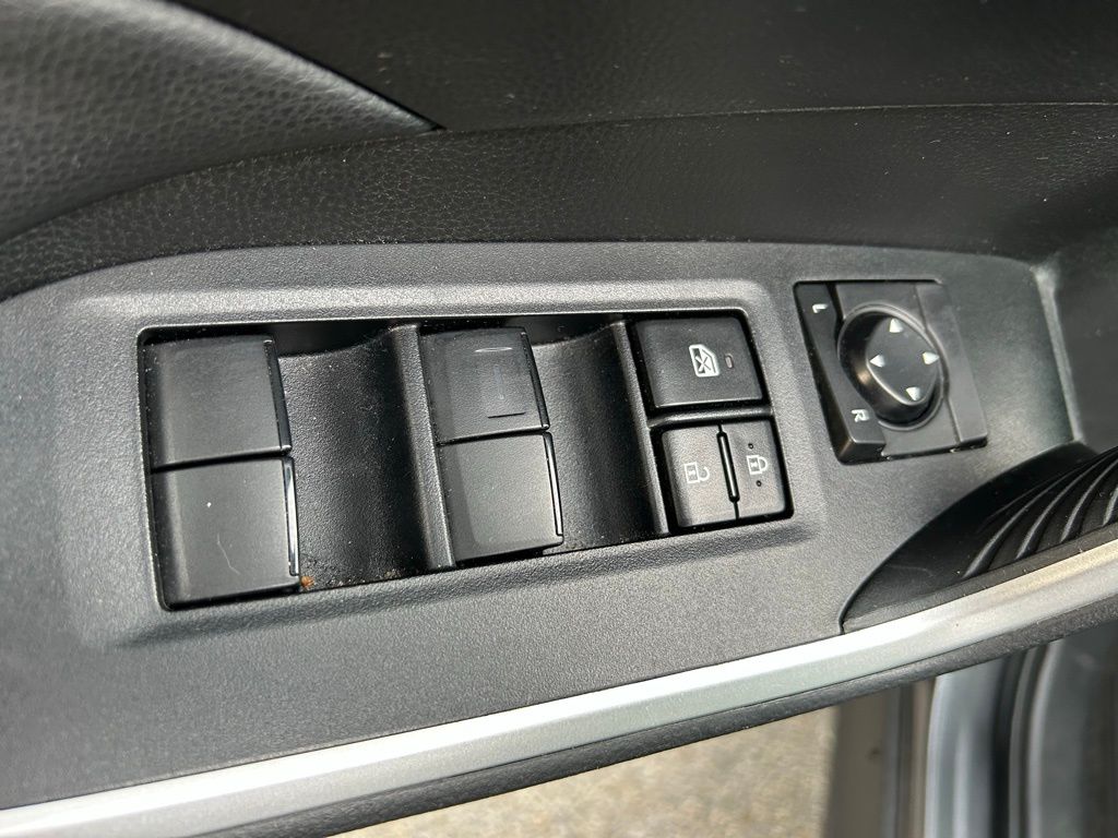 2022 Toyota RAV4 LE 16
