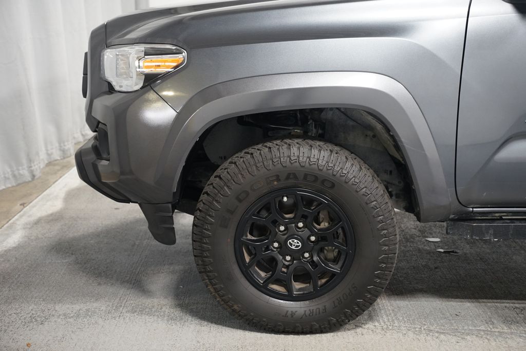 Thumbnail: 2022 Toyota Tacoma - 5